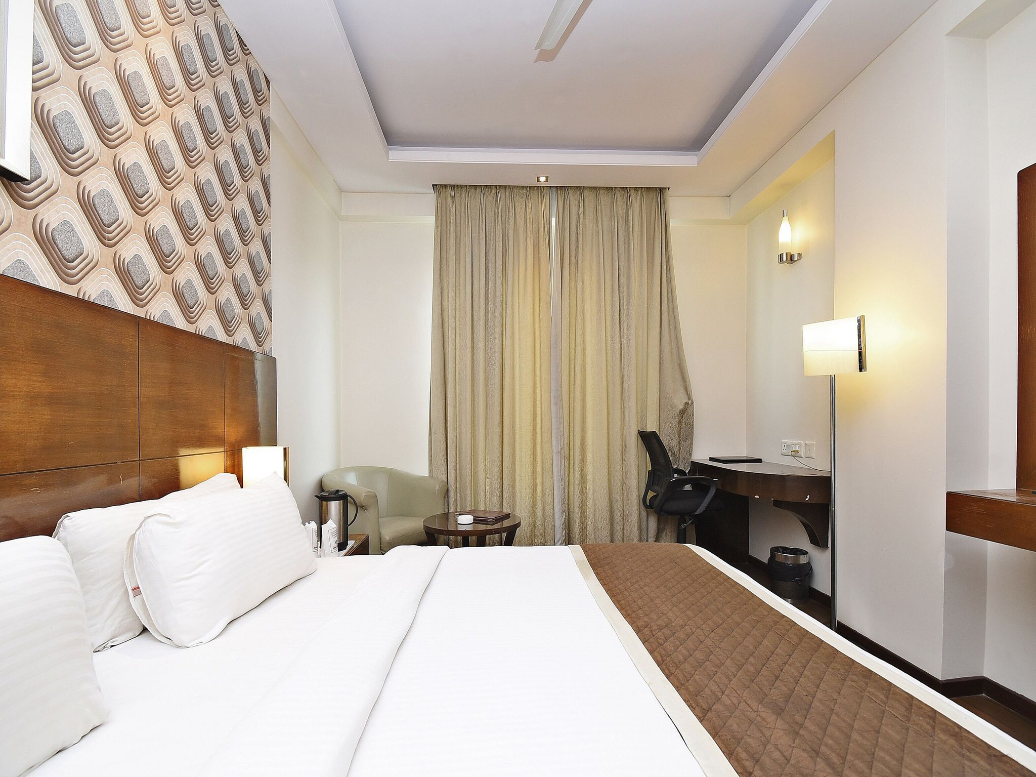 Hotel Shyam Paradise Deluxe Room 3