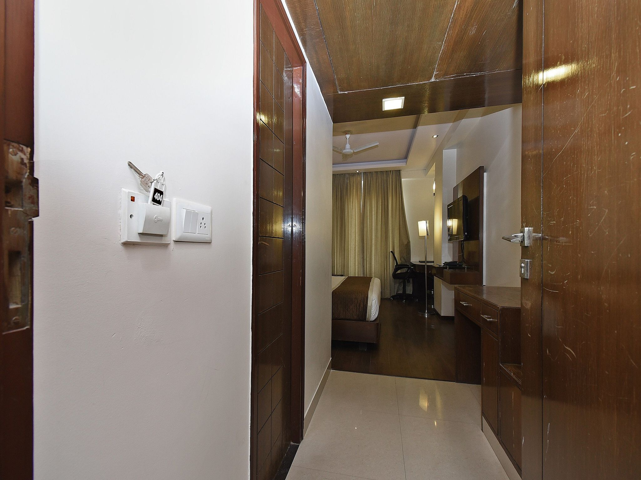 Hotel Shyam Paradise Deluxe Room 4