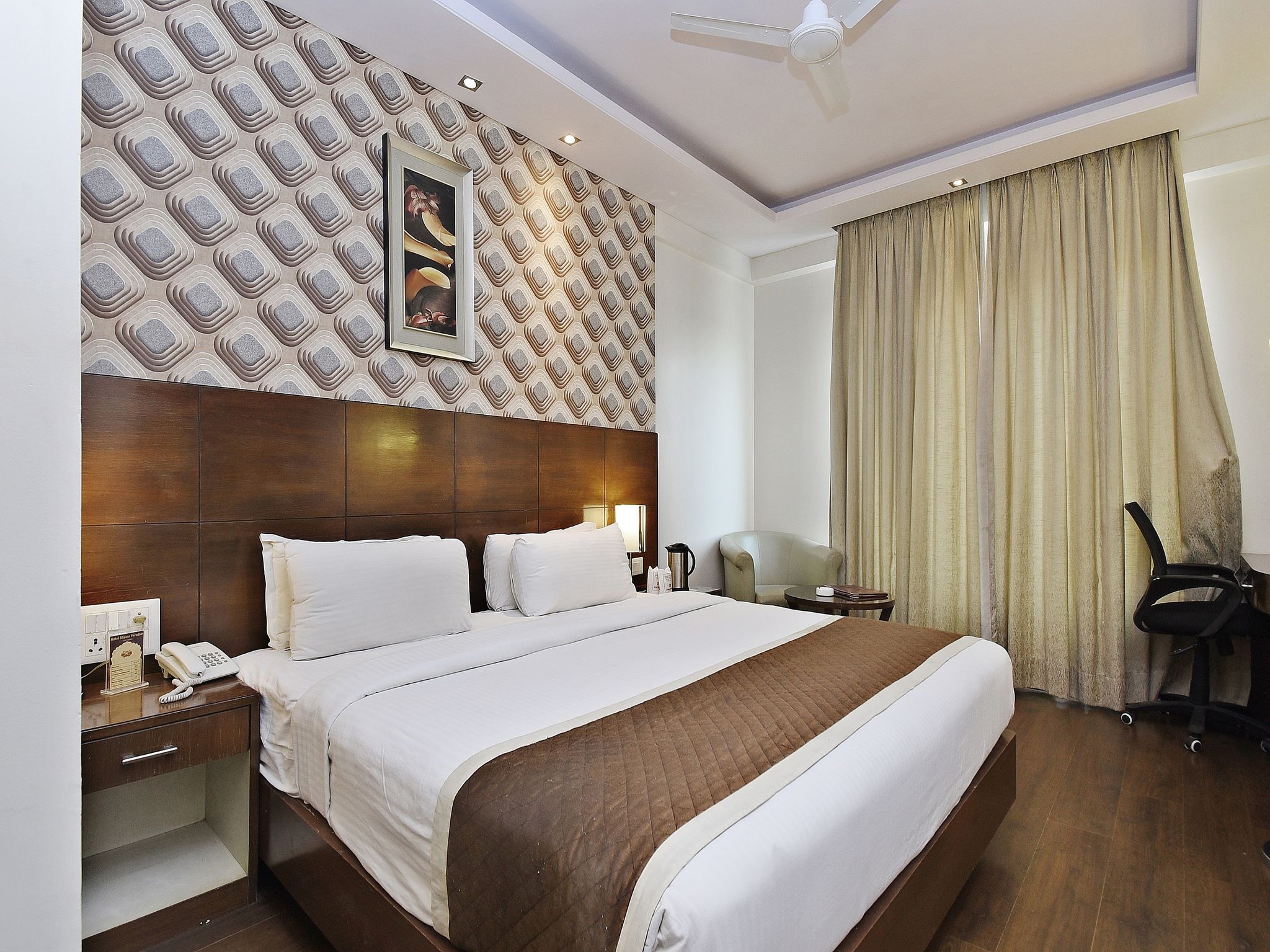 Hotel Shyam Paradise Deluxe Room 2
