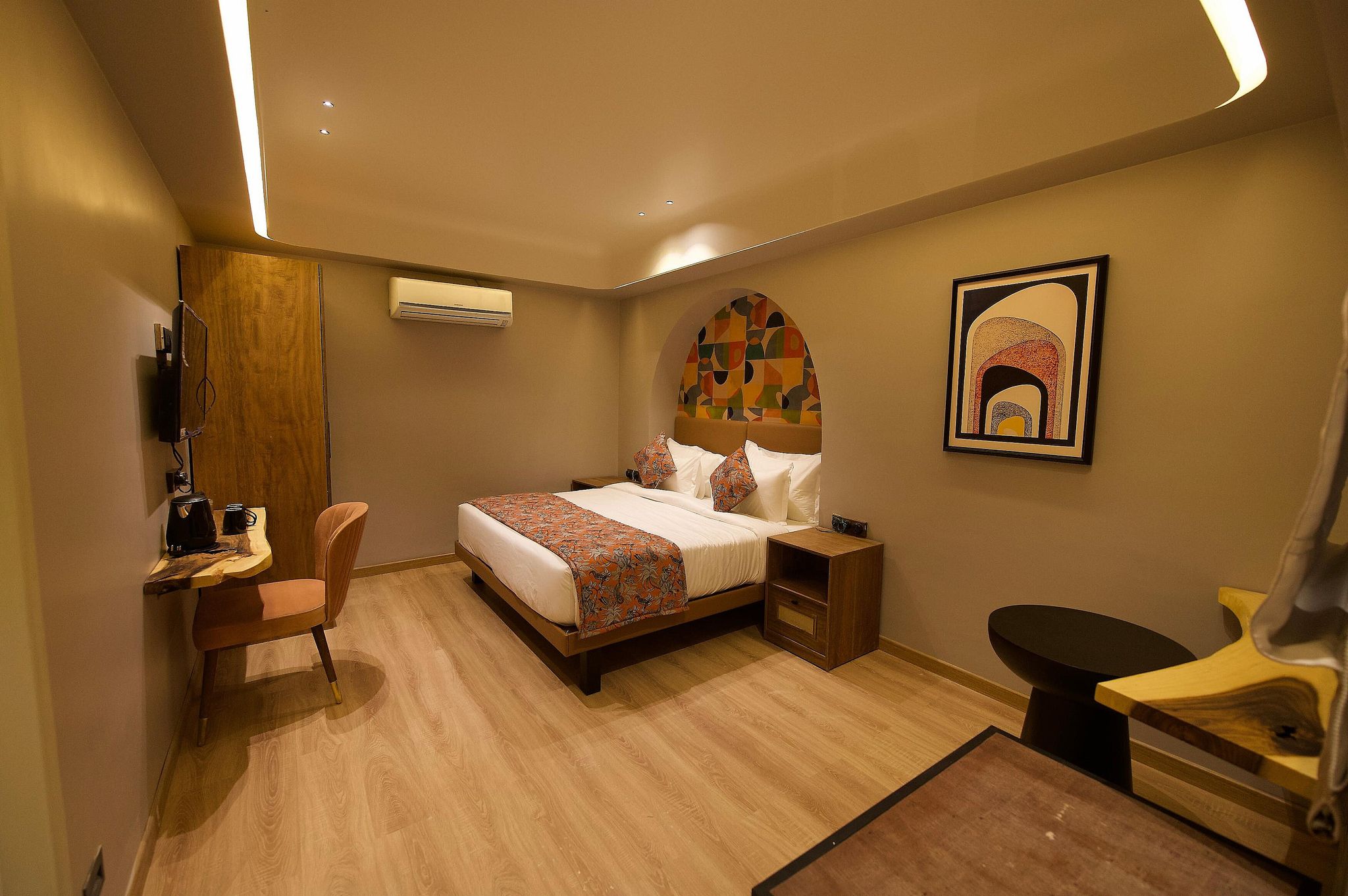 The Red Pier by Downtown Near Lake Pichola, Udaipur Executive Room 5