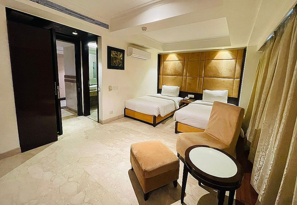 undefined Venizia Sarovar Portico 5