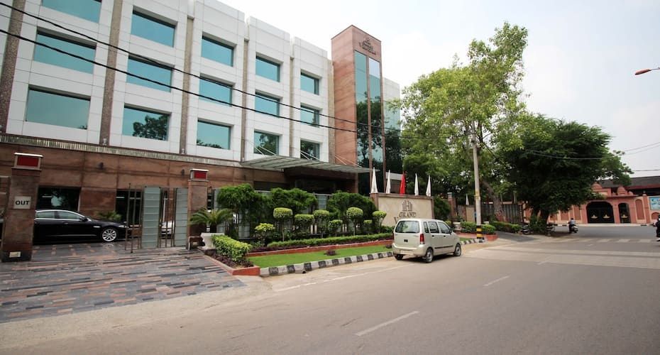 undefined Venizia Sarovar Portico 6