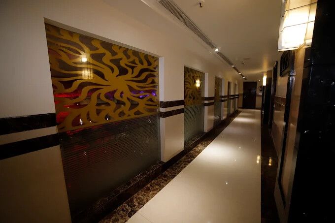 undefined Venizia Sarovar Portico 4