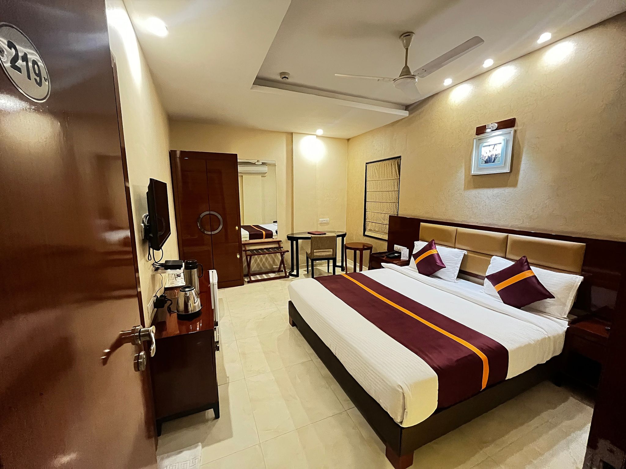 undefined Raghu Mahal Hotel 5