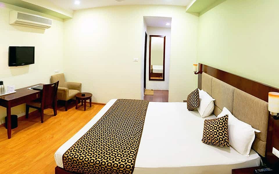Hotel Royal Palm - A Budget Hotel in Udaipur Deluxe Double Room 6
