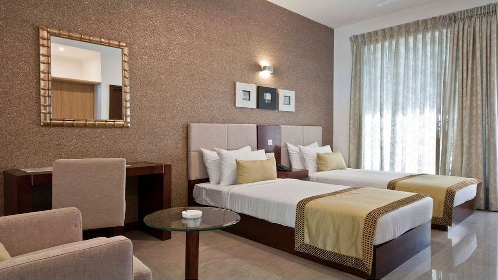 Stately Suites Golf Course Road Suite 4