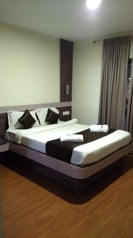 The Majestic Crown Superior Double Room 4