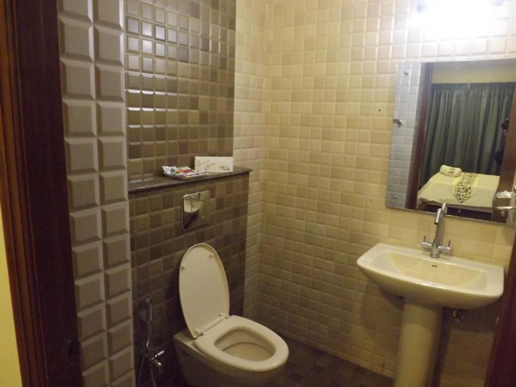 The Majestic Crown Superior Double Room 3