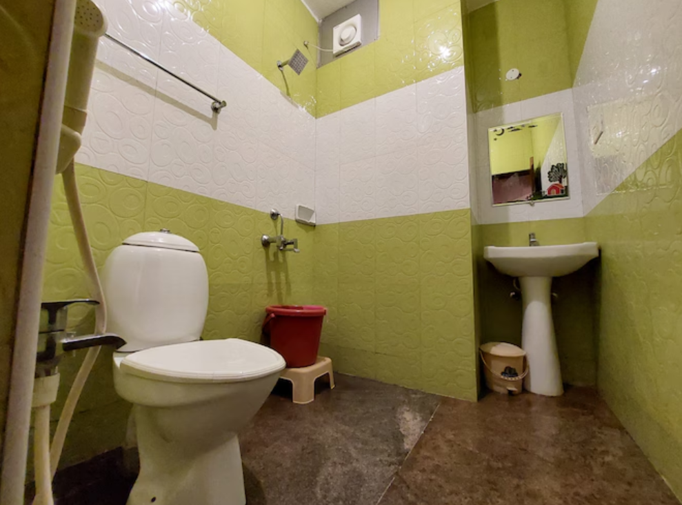 Hotel Green Park Standard Room ( Basement Floor) 7