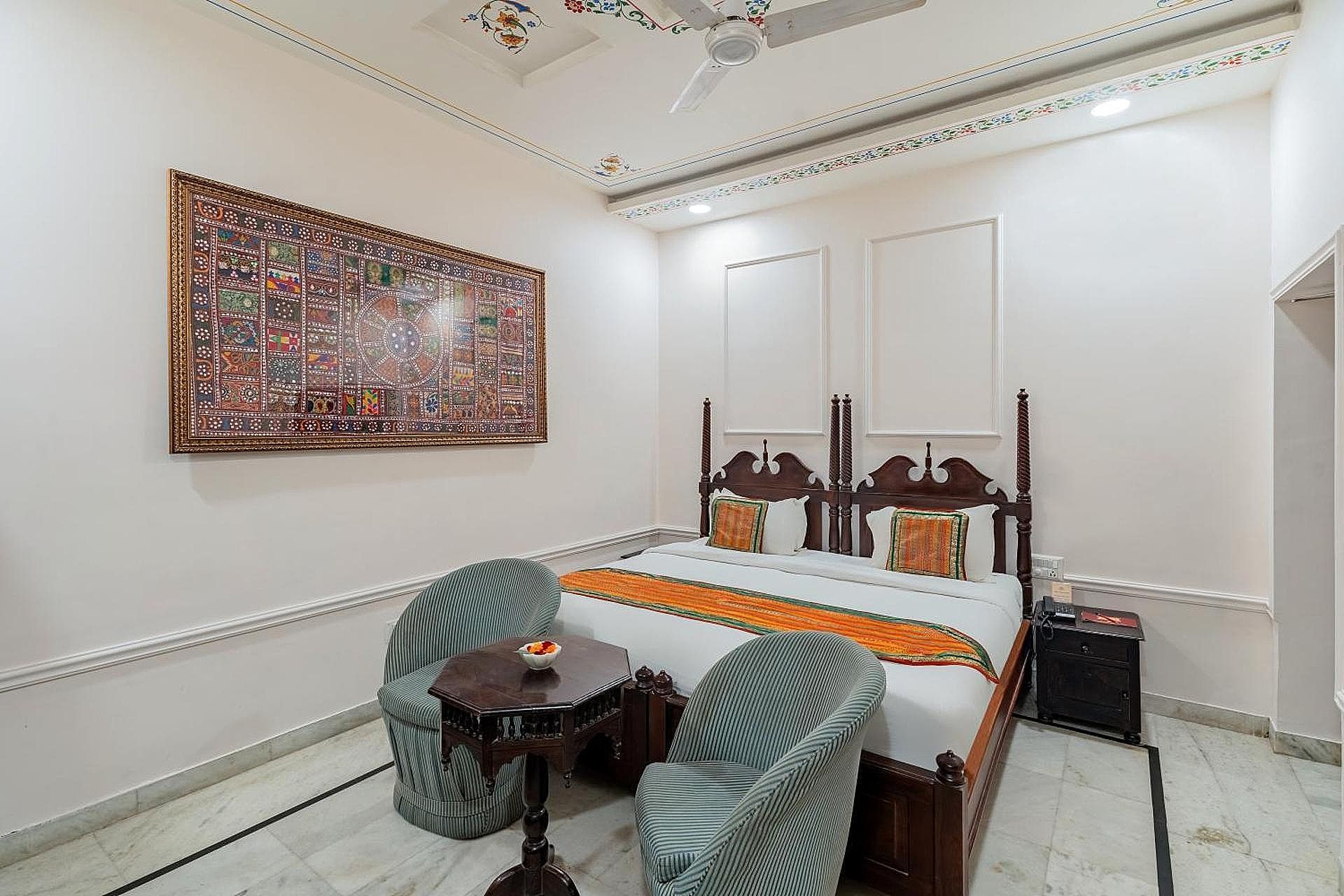 Royal Queen Room