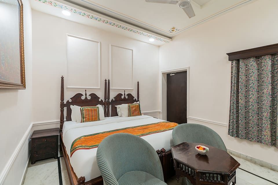 Royal Queen Room