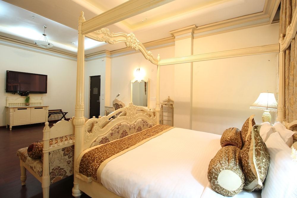 King Suite