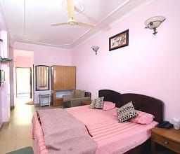 Hotel Lake Inn - A Luxury Lake View Hotel Super Deluxe Room (Lake Facing) 8