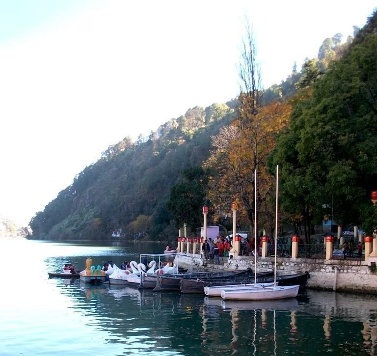 Hotel Lake Inn - A Luxury Lake View Hotel