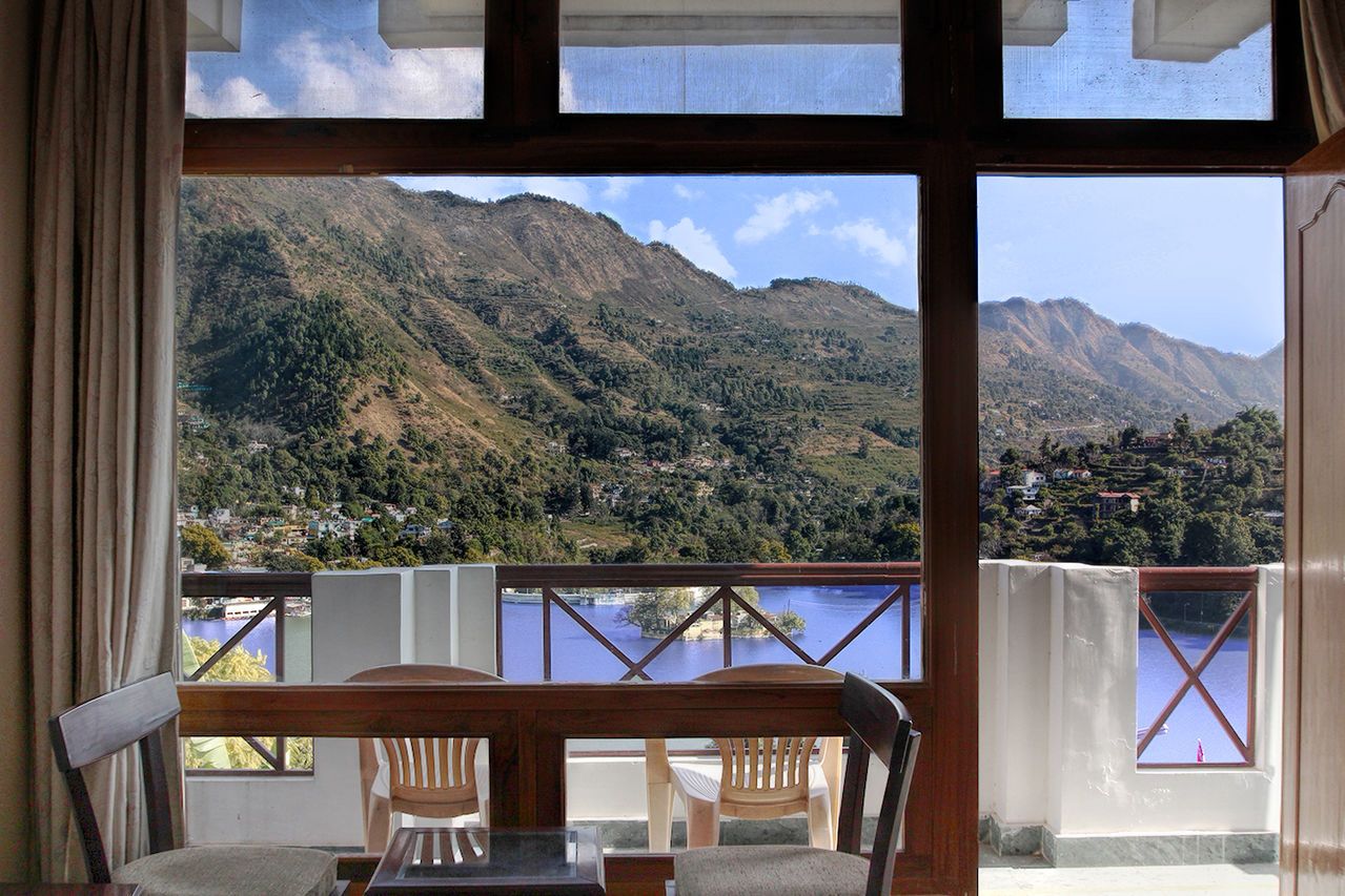 Hotel Lake Inn - A Luxury Lake View Hotel Super Deluxe Room (Lake Facing) 7