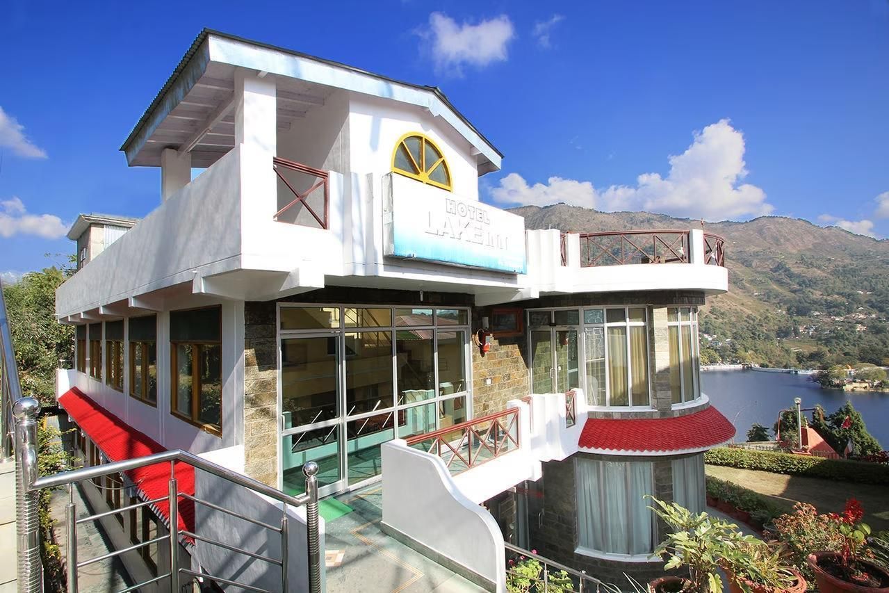 undefined Hotel Lake Inn - A Luxury Lake View Hotel 6
