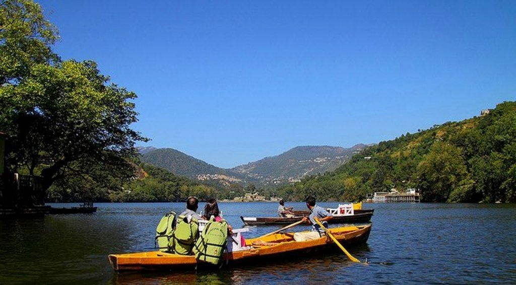 Hotel Lake Inn - A Luxury Lake View Hotel