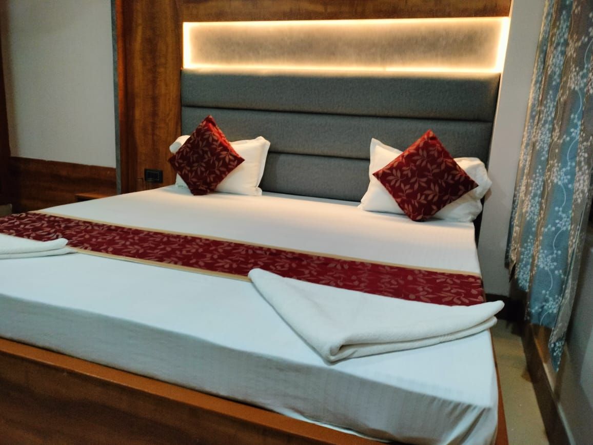 Deluxe AC Room