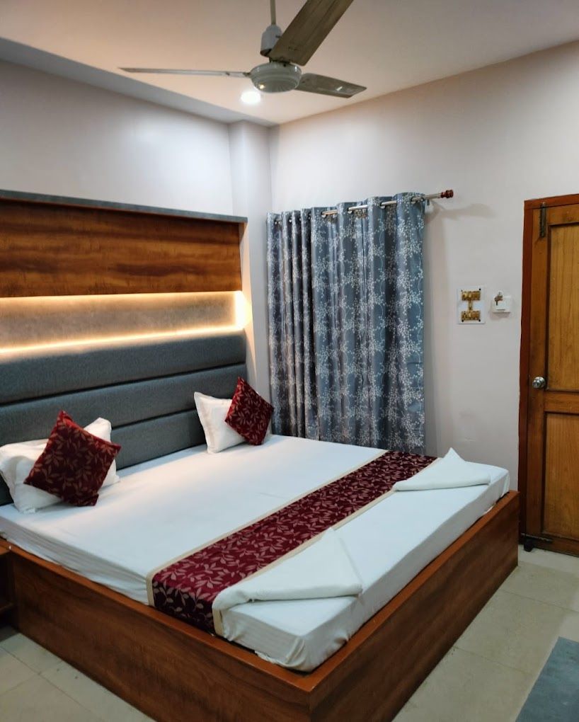Deluxe AC Room