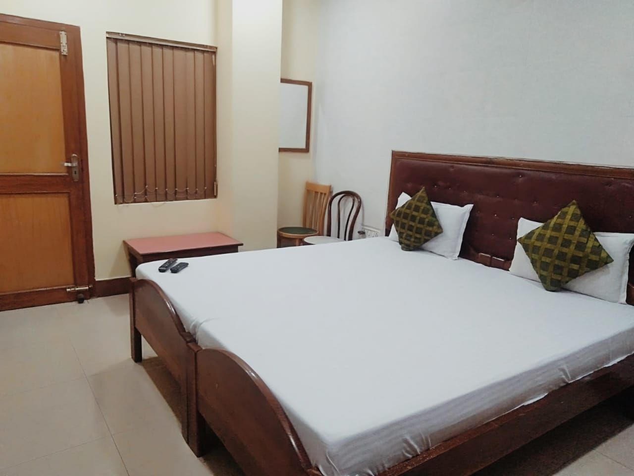 Deluxe Triple Non AC Room