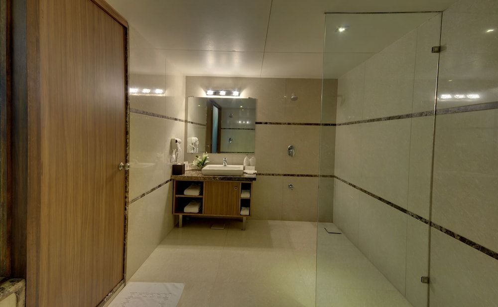 undefined Boulevard 9 Luxury Resort & Spa 10