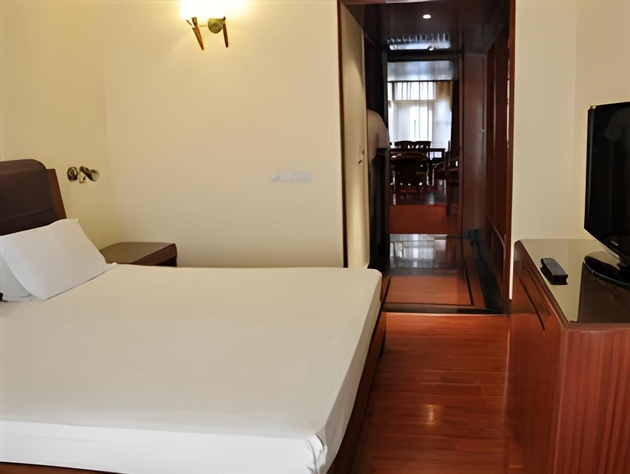 Luxury King Room (High Speed Wi-Fi)