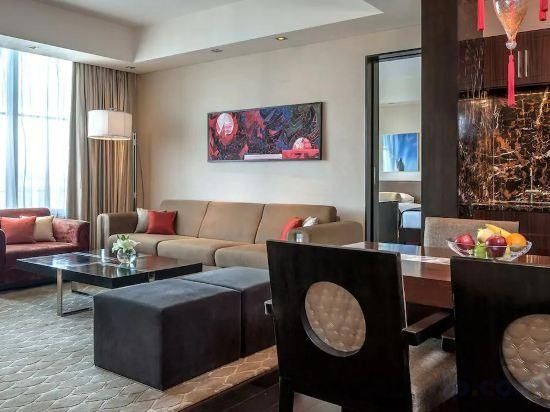 One Bedroom Apartment