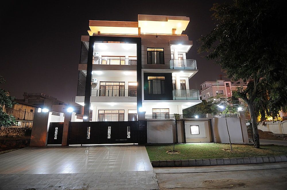 Front of property - evening/night