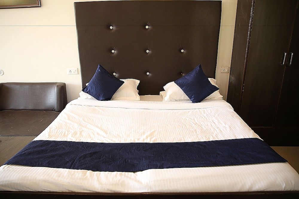 Dewdrop Classic Fall resort Family Quadruple Room, 1 Bedroom, Hill View 4