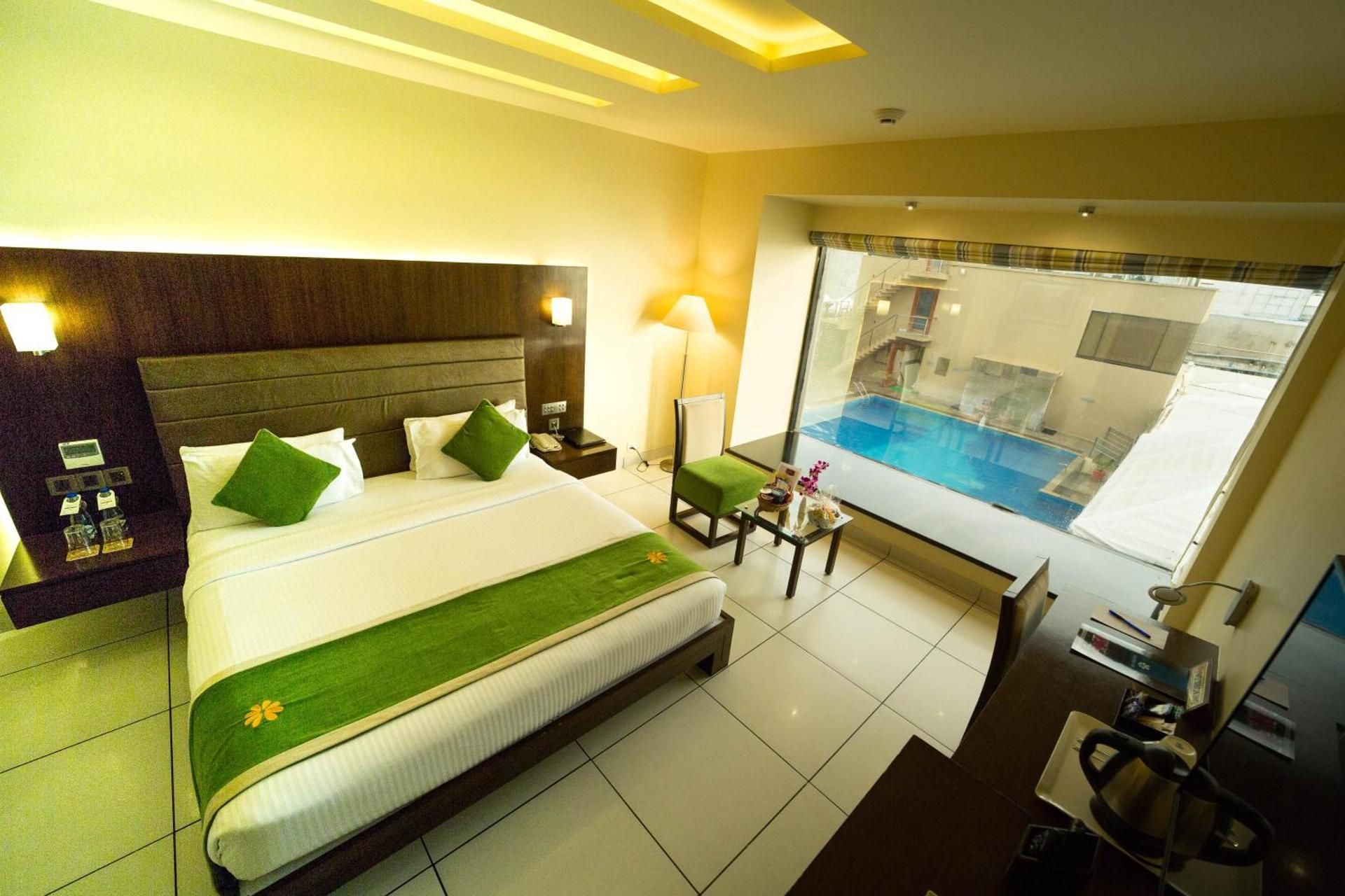 Premium Pool View King Room