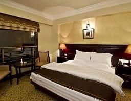 Hotel Gargee Grand Club Deluxe Room 2