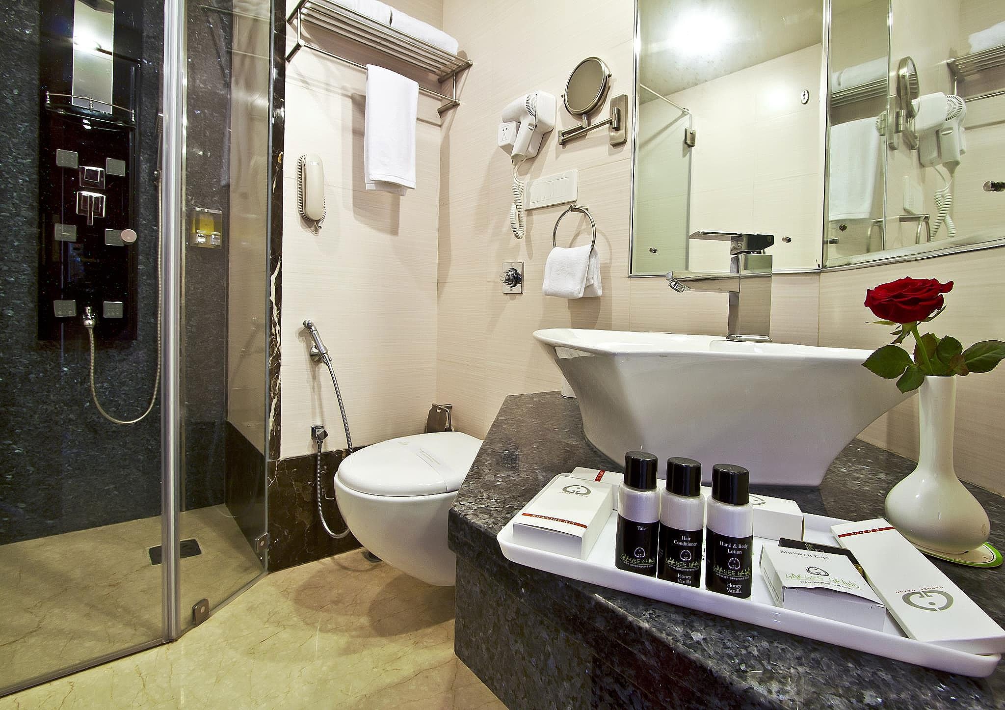 Hotel Gargee Grand Premium Deluxe Room 3