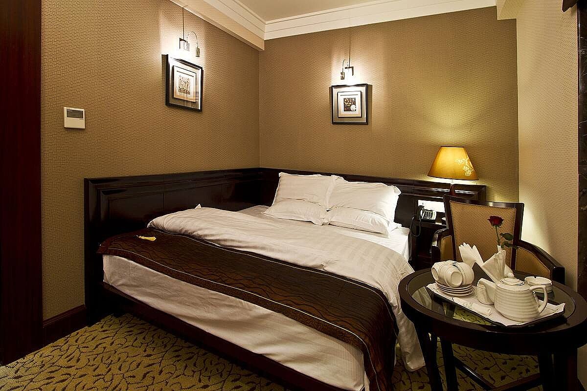 Hotel Gargee Grand Premium Deluxe Room