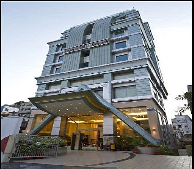 Hotel Gargee Grand