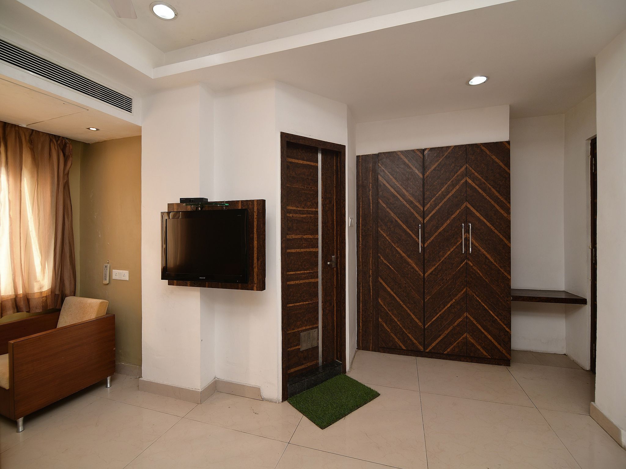 Hotel Kanchan Tilak Deluxe 3