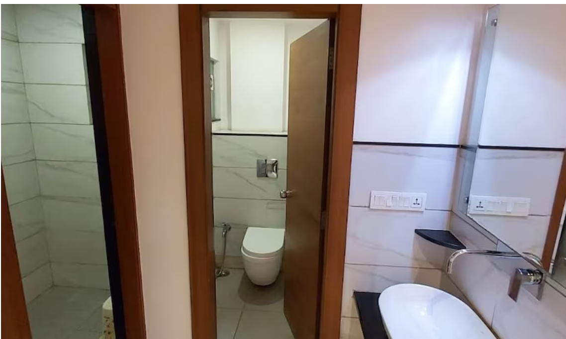 Super Deluxe - with bathtub