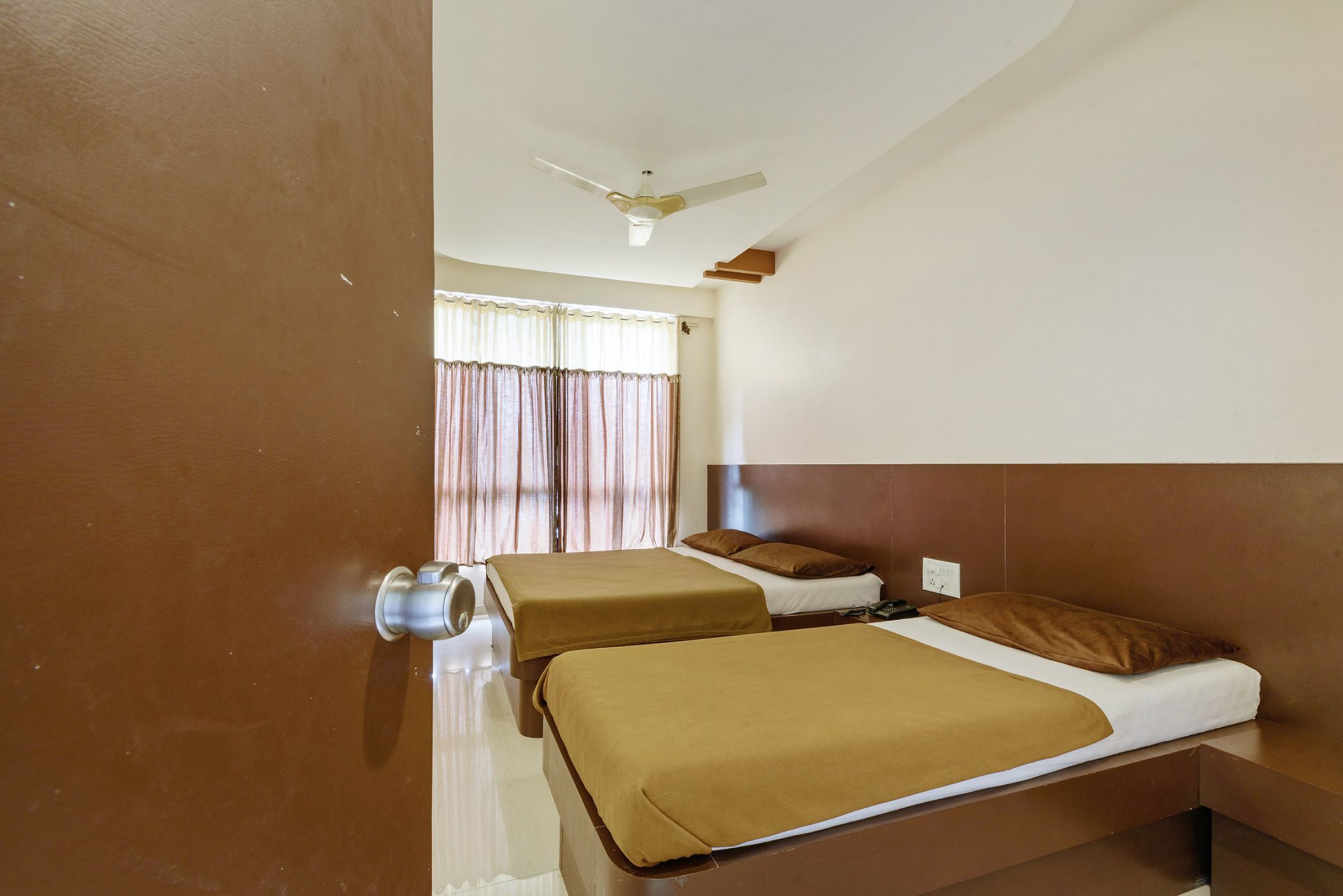 Krishna Sai Comfort Family With One Queen and One Single Bed