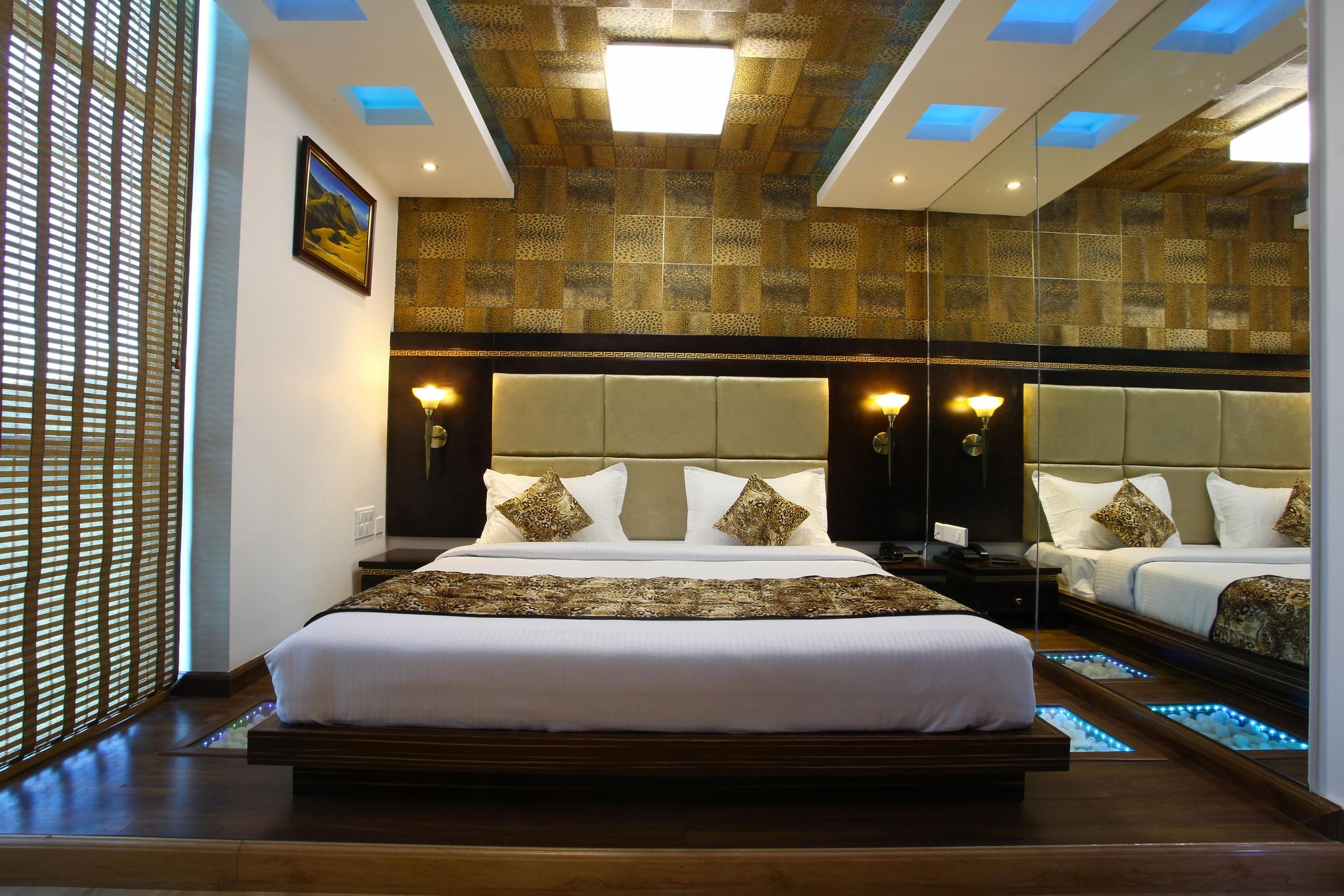 Hotel Tigers Roare Imperial Deluxe (AC) 4