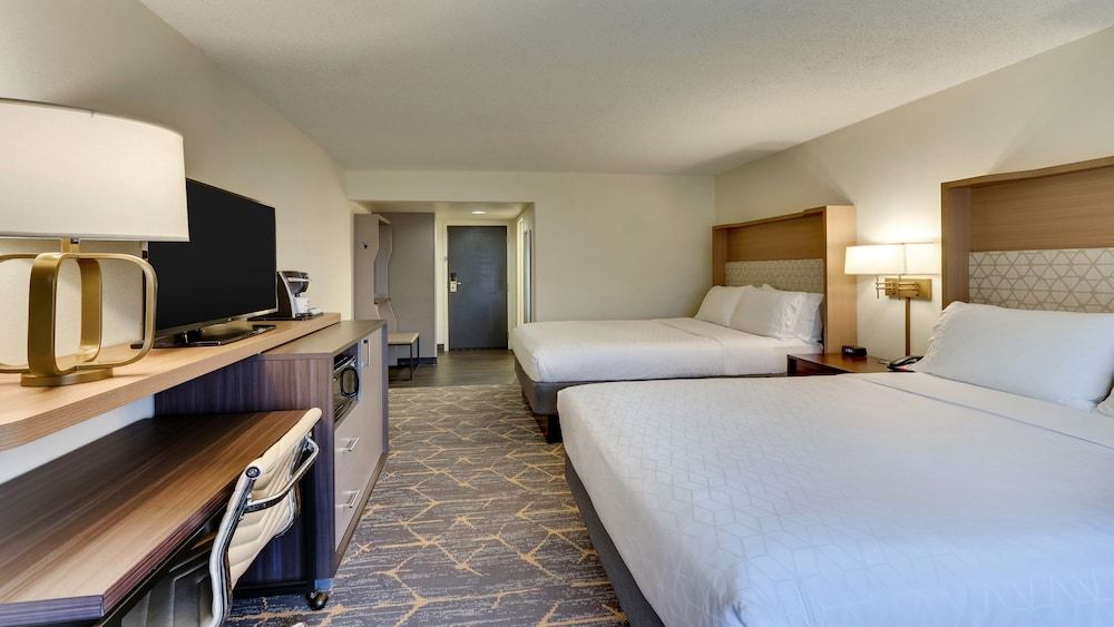Standard Room, 2 Queen Beds (Pet Friendly)