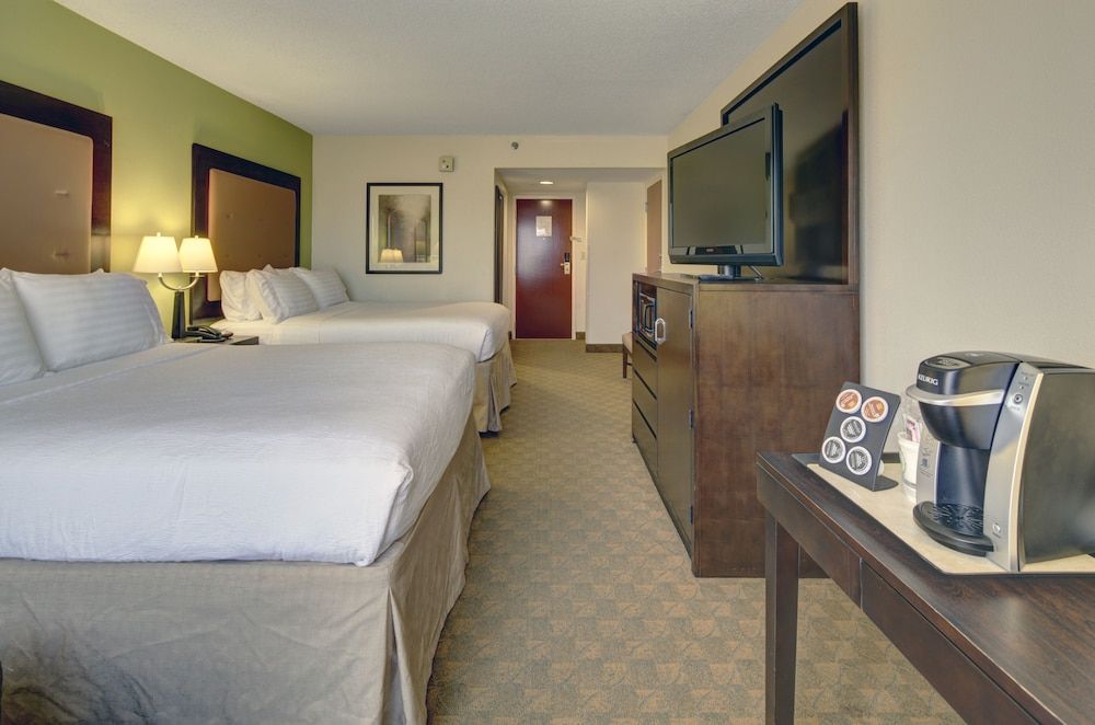 Room, 2 Queen Beds, Golf View