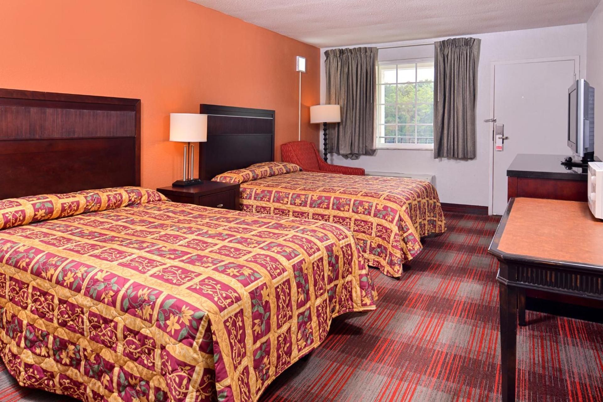 2 Double Beds Smoking