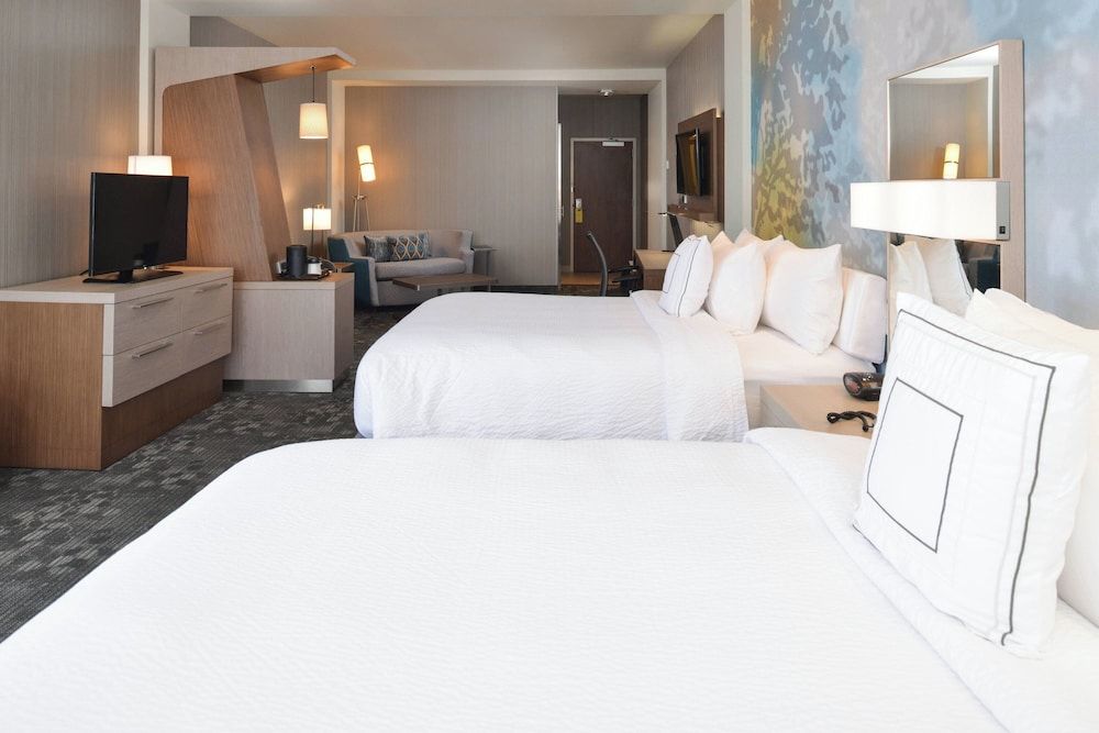 Room, 2 Queen Beds (Mobility Accessible, Roll-in Shower)