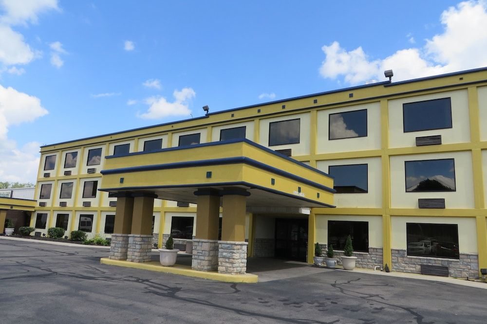 undefined Days Inn by Wyndham Columbus Airport 5