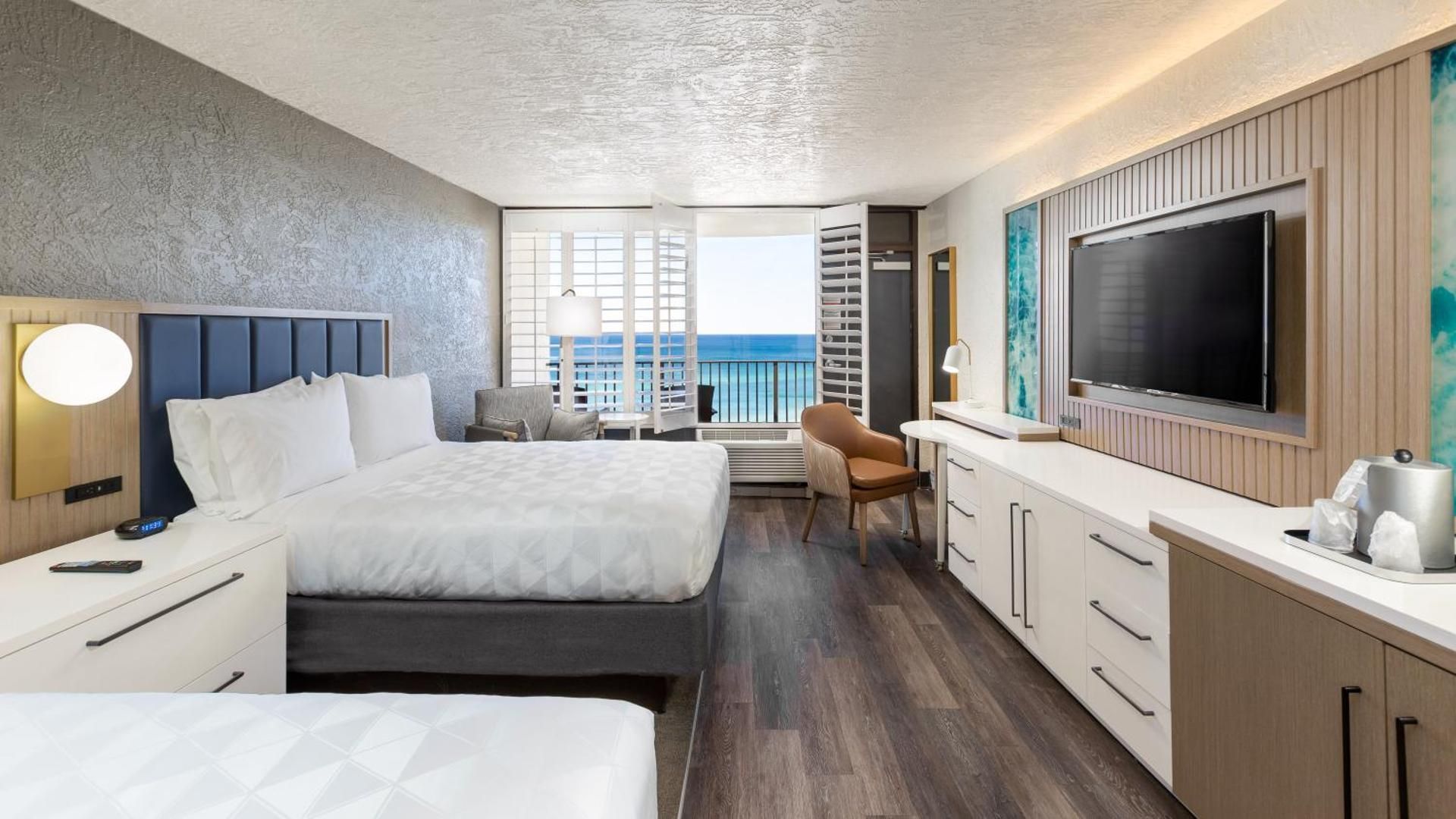 2 Queen Beds Standard Oceanfront High Floor