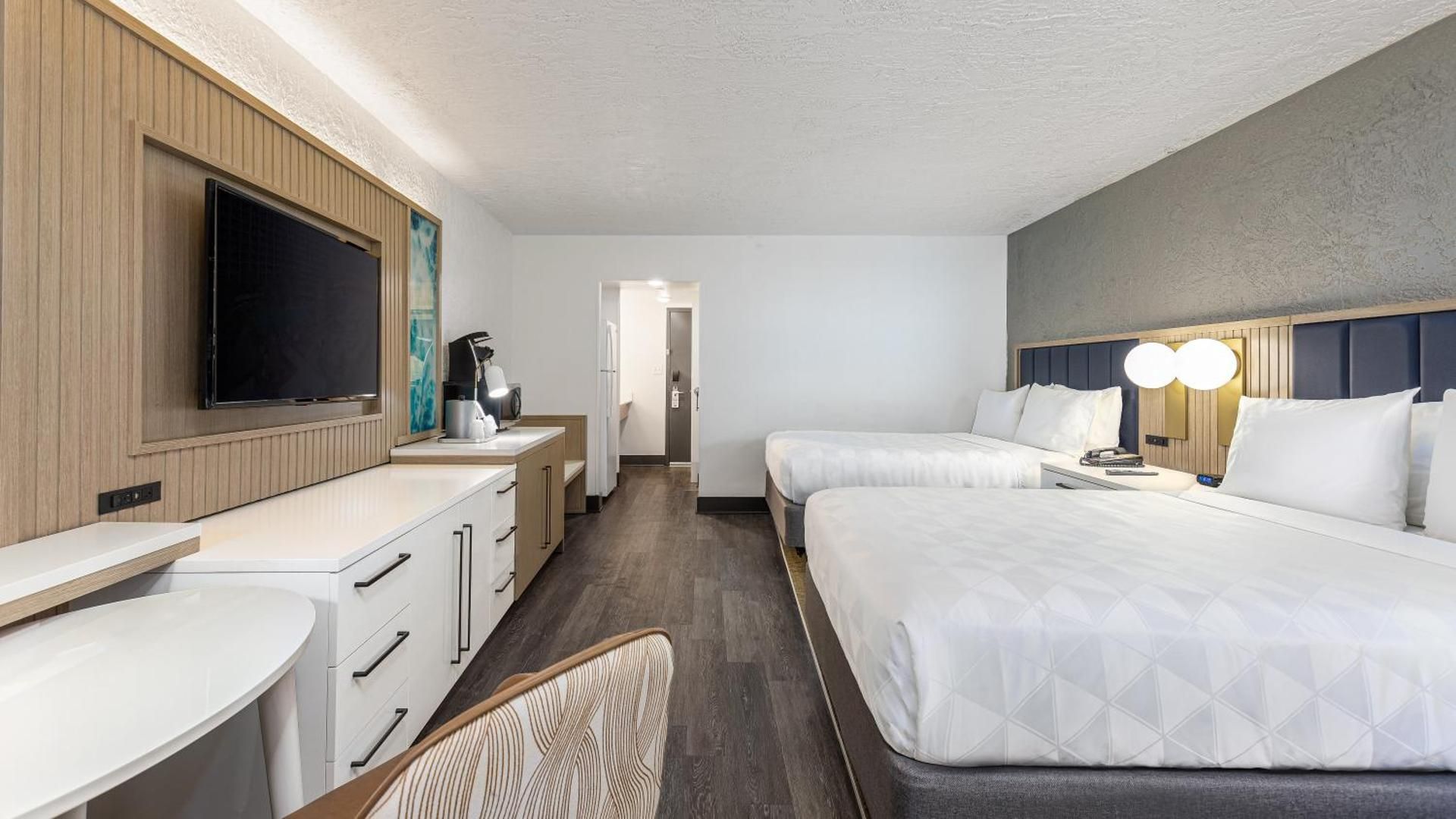 Two Queen Beds and Roll-In Shower- Mobility Access/Hearing Accessible - First Floor