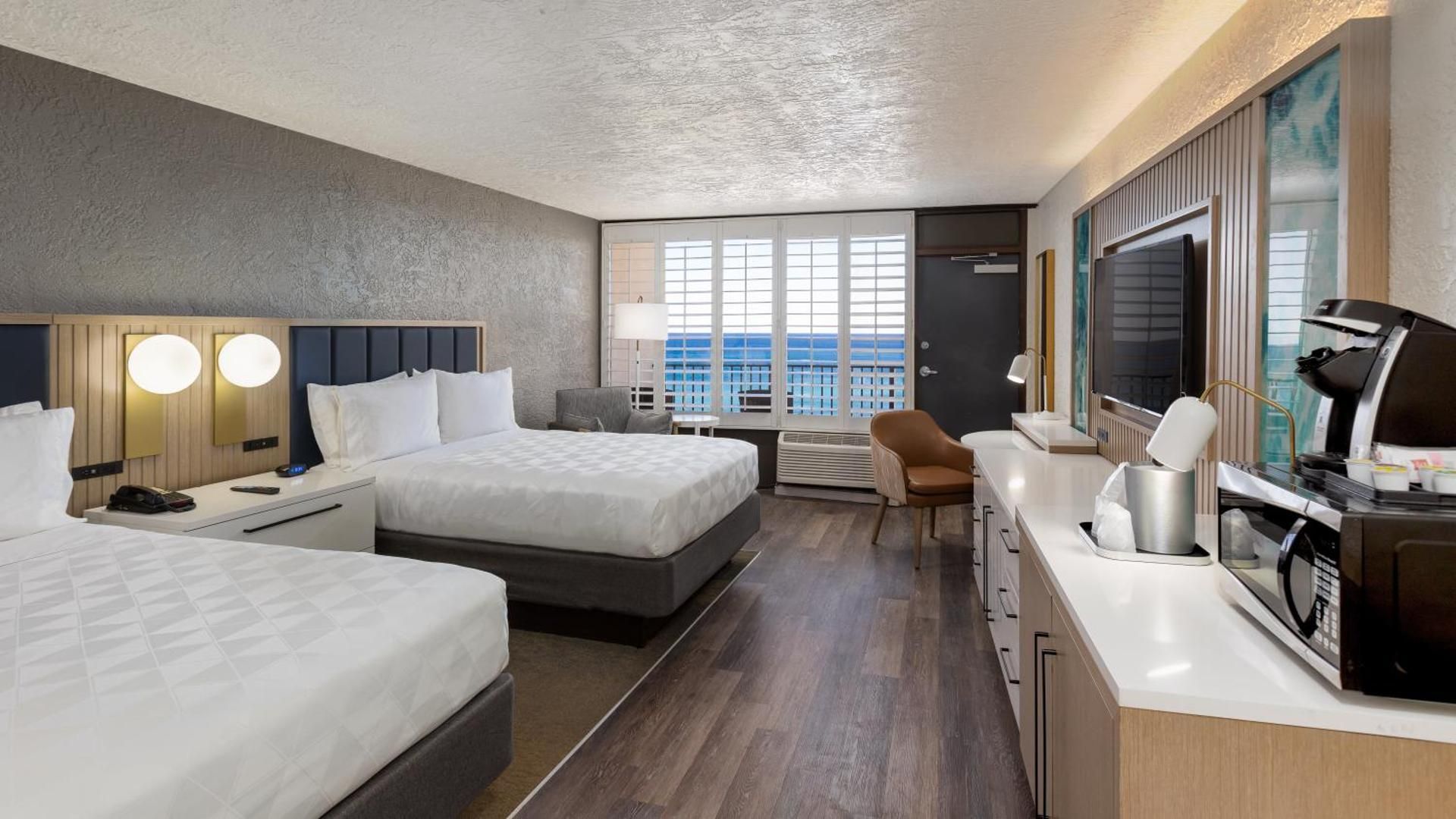 2 Queen Beds Standard Oceanfront