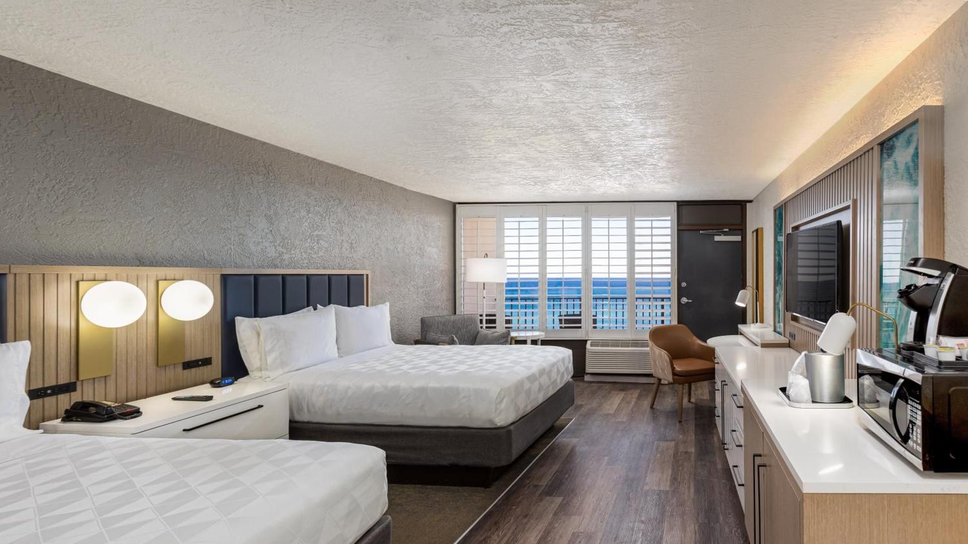 2 Queen Beds Standard Oceanfront High Floor