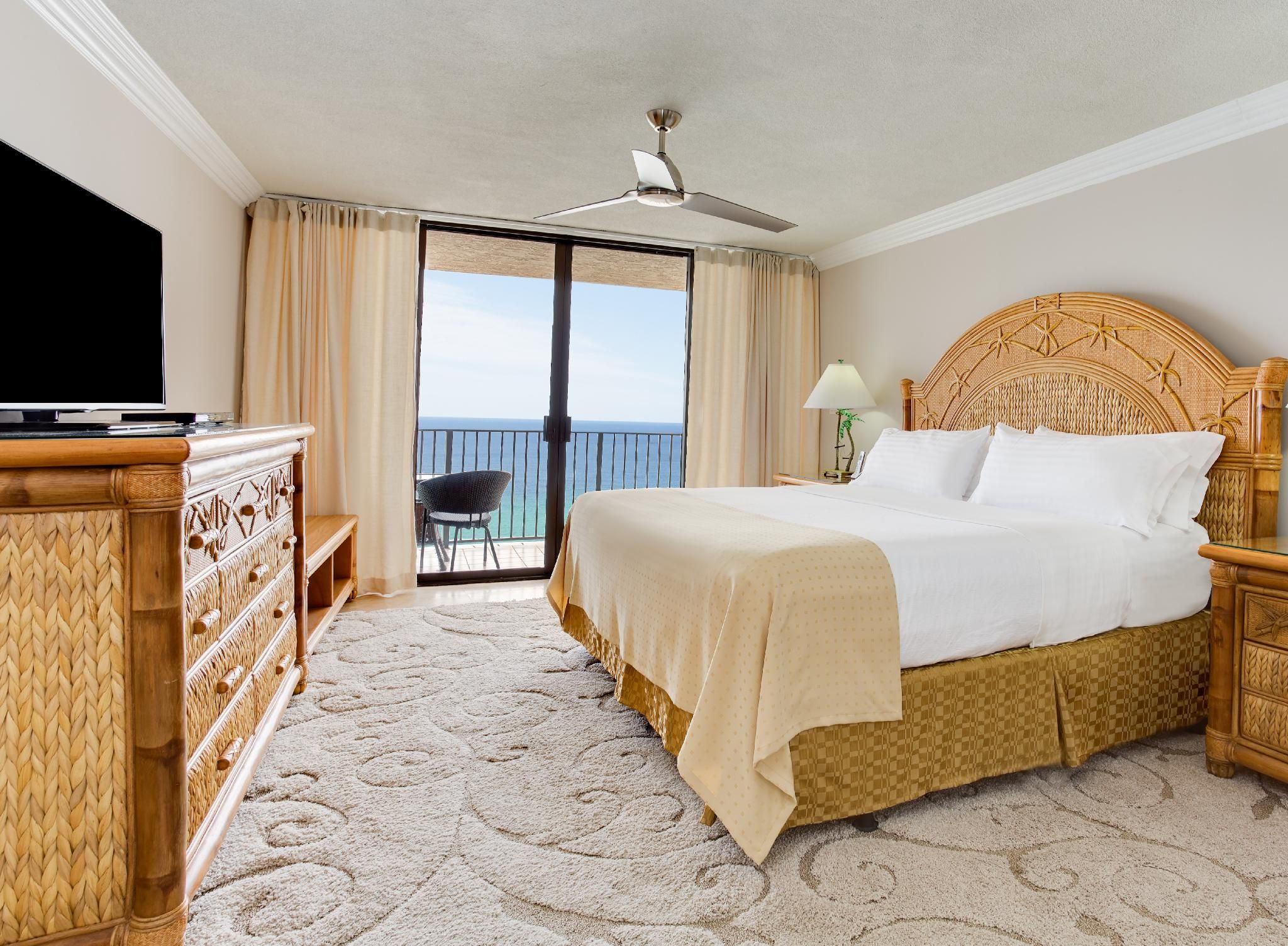 1 King Bed 1 Bedroom Suite Oceanfront