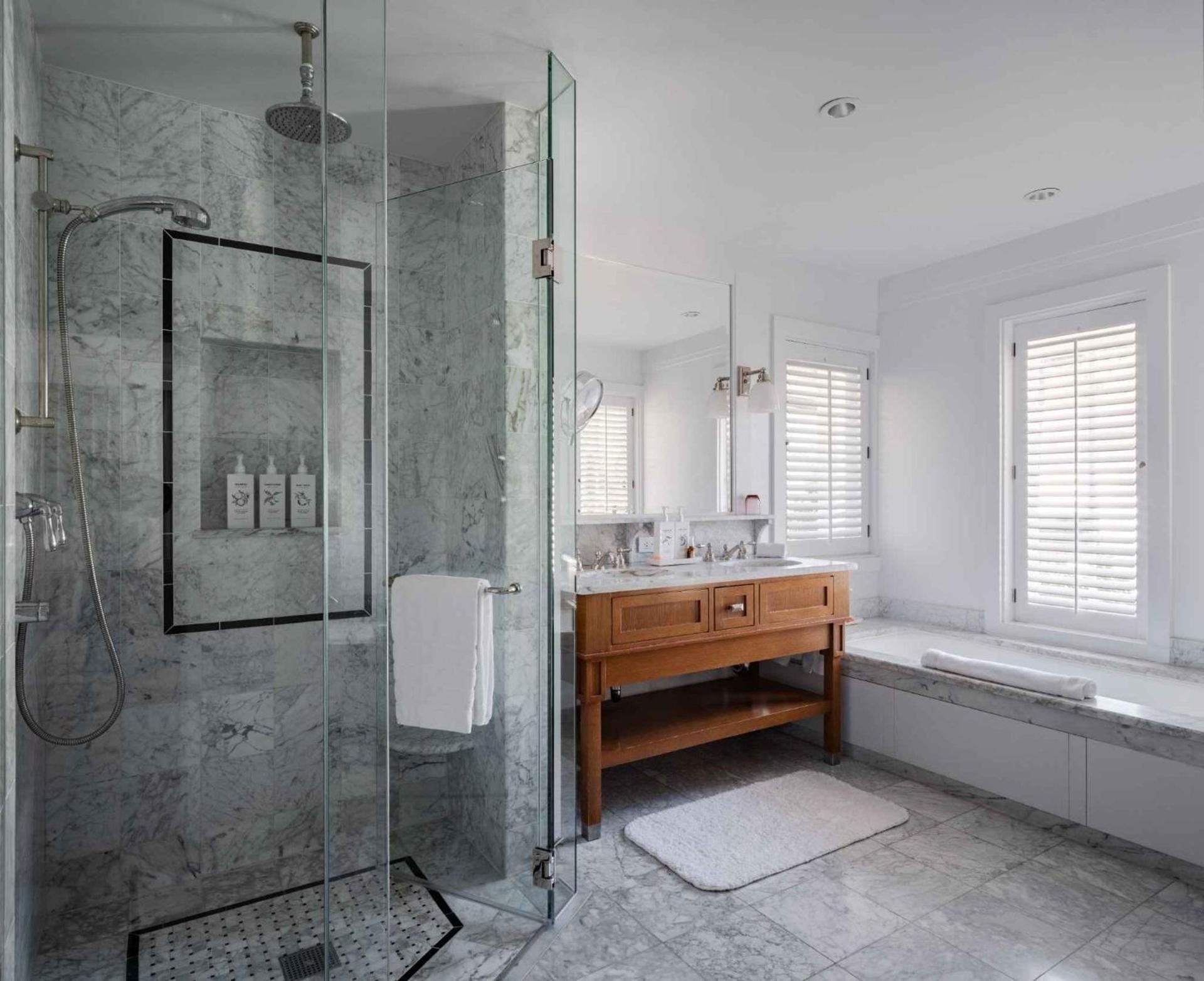 Superior Suite (Hummingbird)