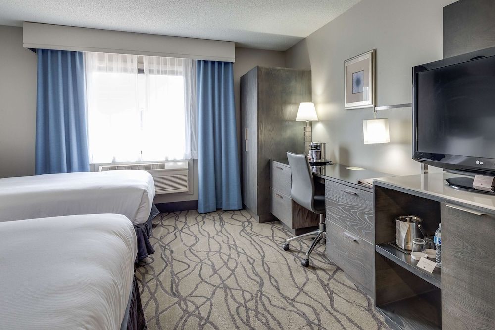 Room, 2 Double Beds, Accessible, Non Smoking (w/ roll-in shower)